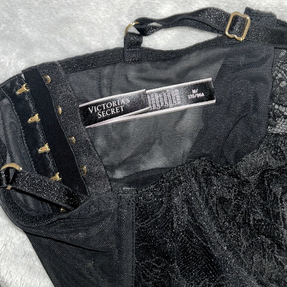 Black Victoria’s Secret Lace Corset Bra - Picture 2 of 4